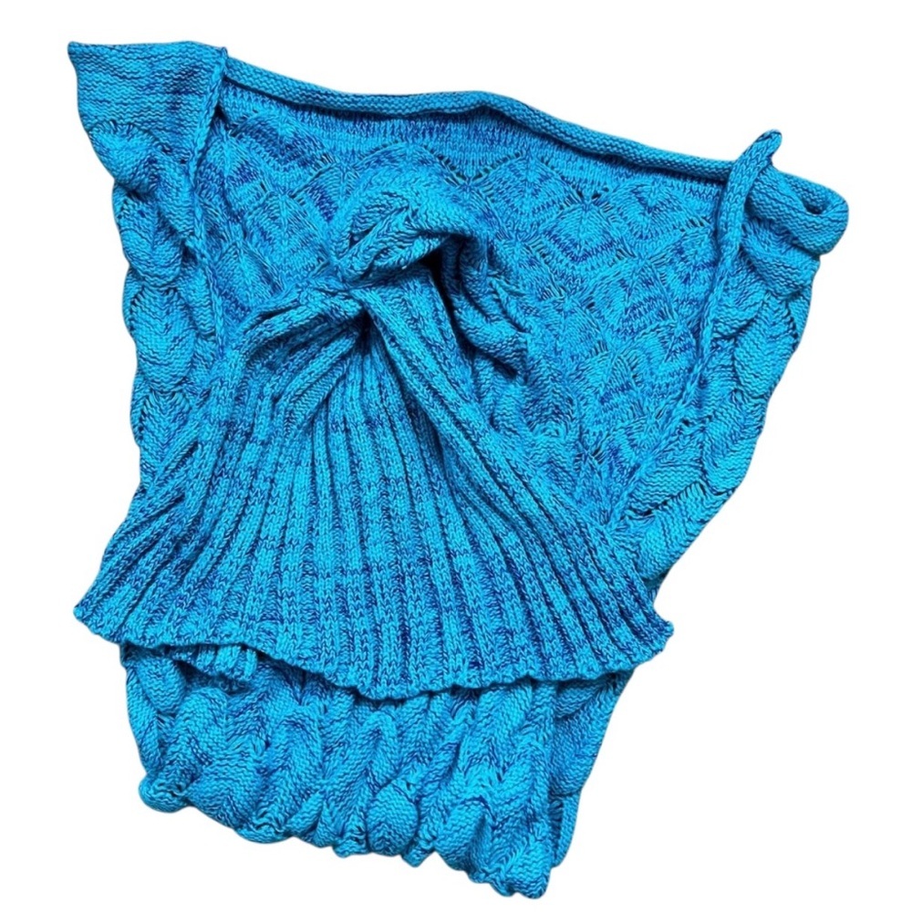 Beautiful mermaid tail knit leg cover